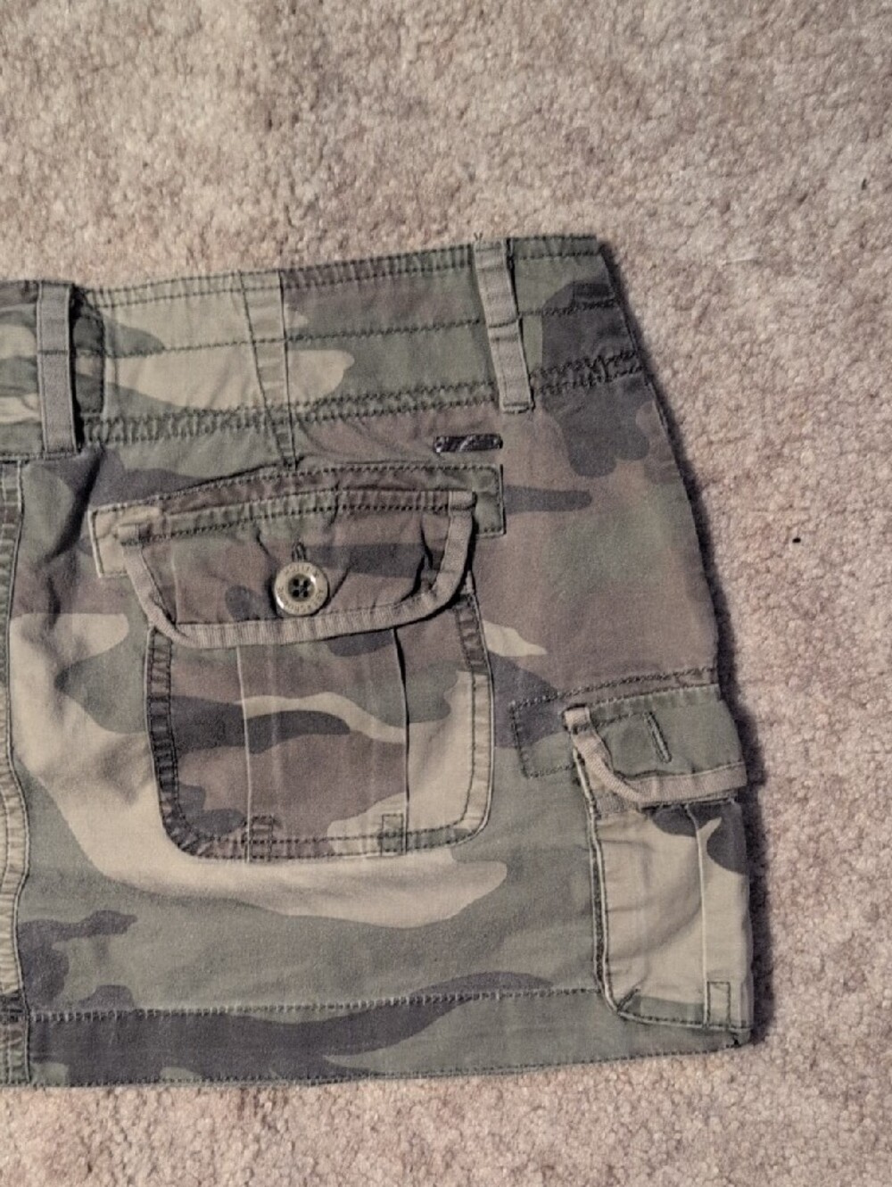 Y2K Abercrombie & Fitch Green Camo Utility Mini Skirt - Picture 8 of 11